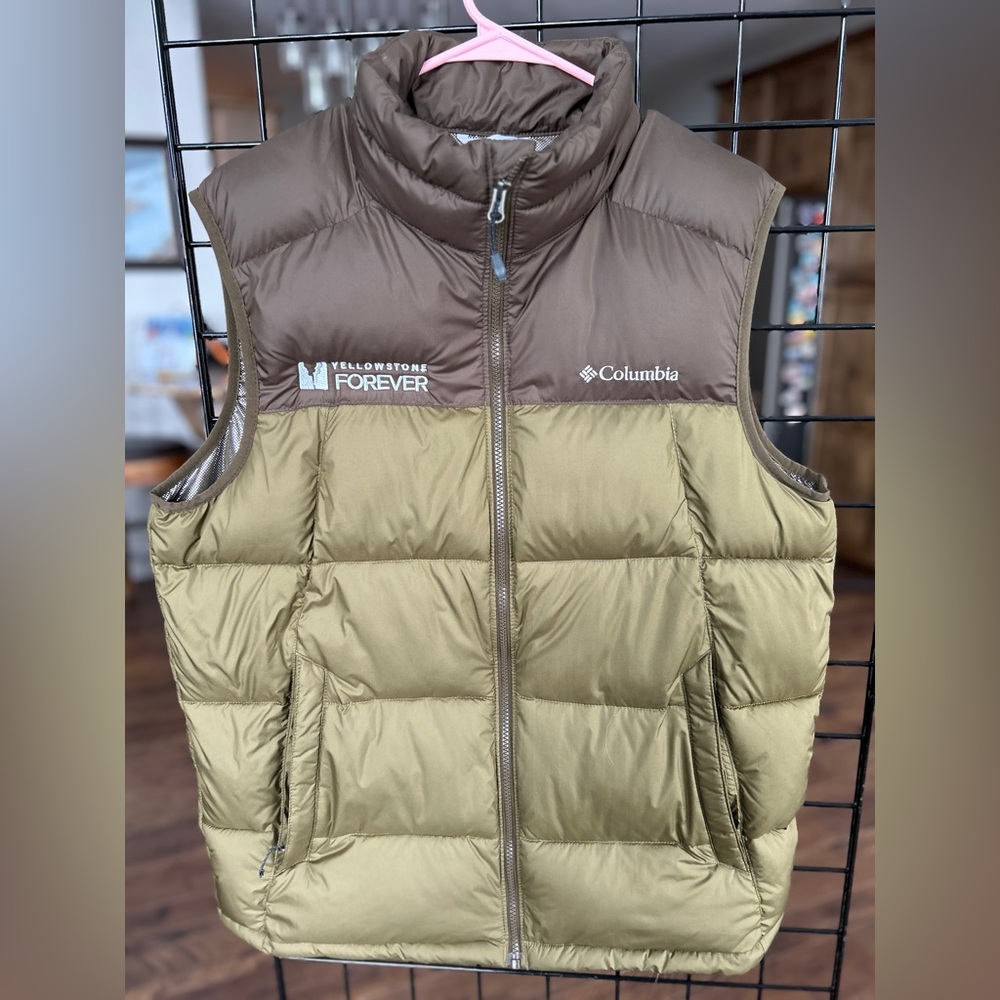 Columbia Olive and Brown Insulated Vest Men’s Medium